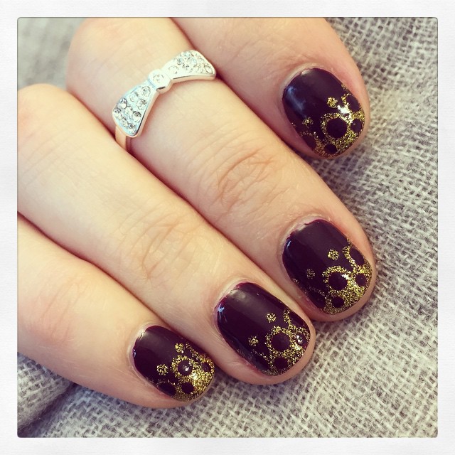 Lacey nails in dark purple & glittery gold